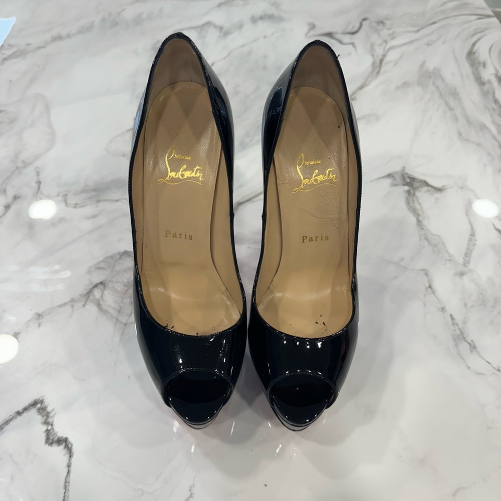 Louboutin peep toe